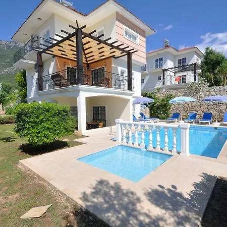 فيلة Hayat In Hisaronu *